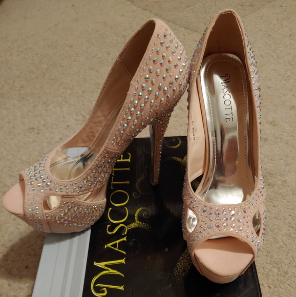 Rhinestone High Heel Pumps - Picture 3 of 3
